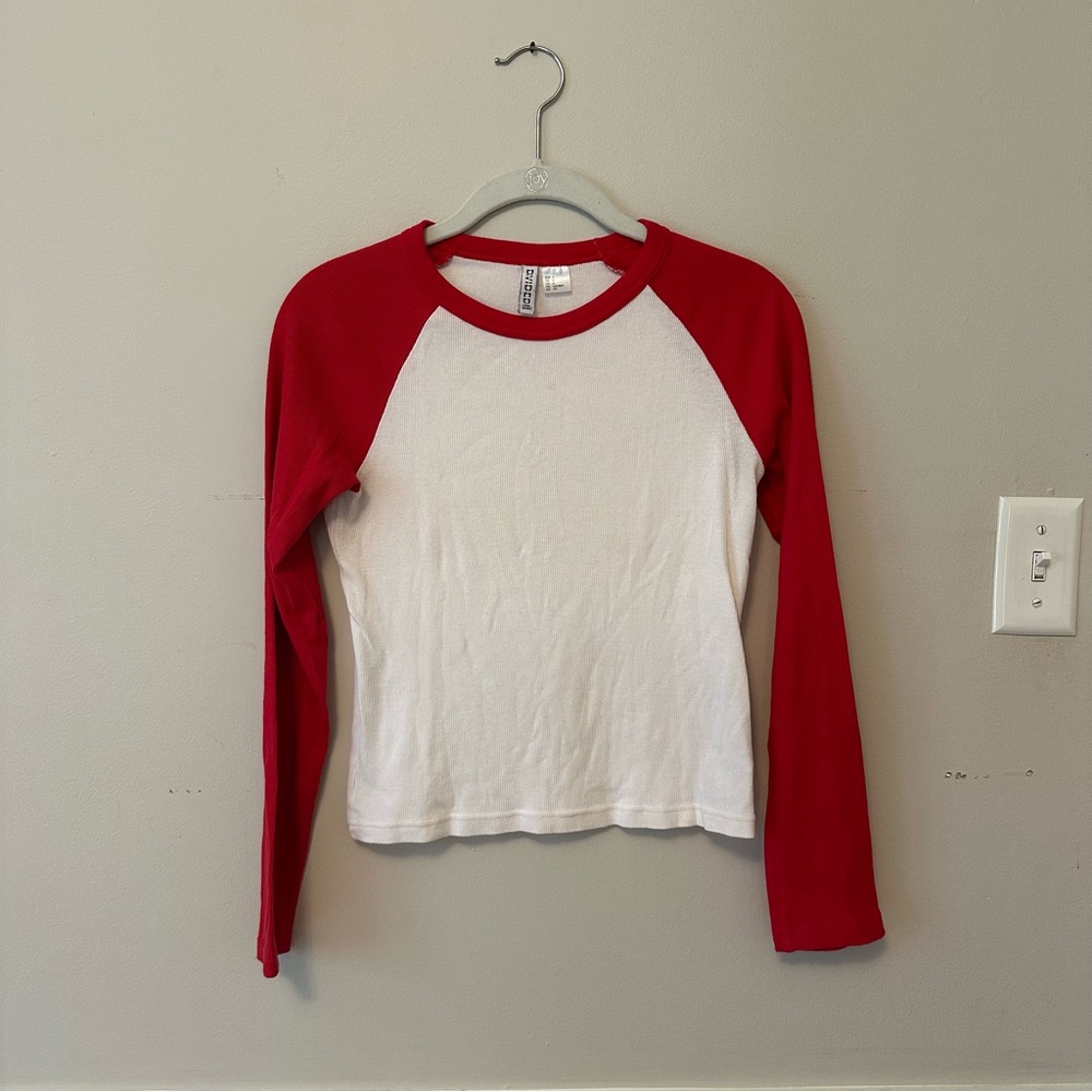 Cute cropped long sleeve baseball tee